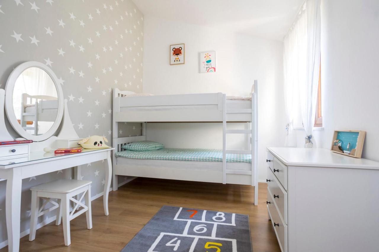 Children’s bedroom — 1 bunk bed + 1 double sofa bed