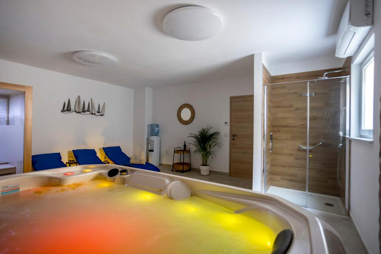 Indoor jacuzzi